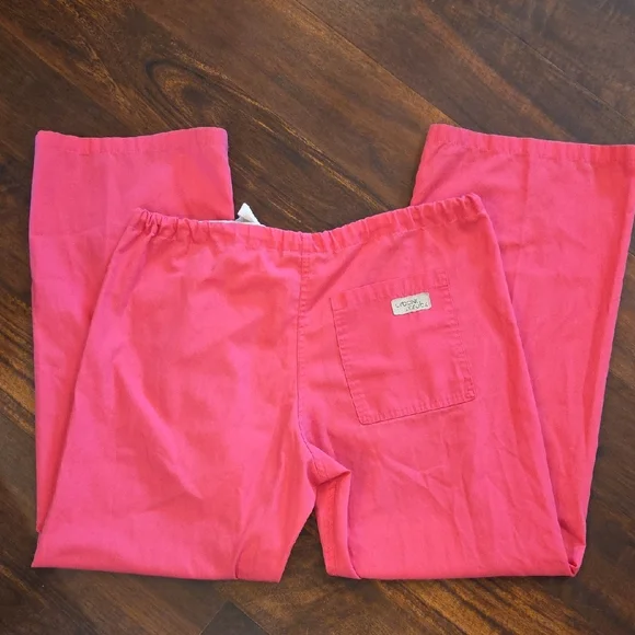 Set Of 2 Scrubs, Medium - Picture 5 of 6